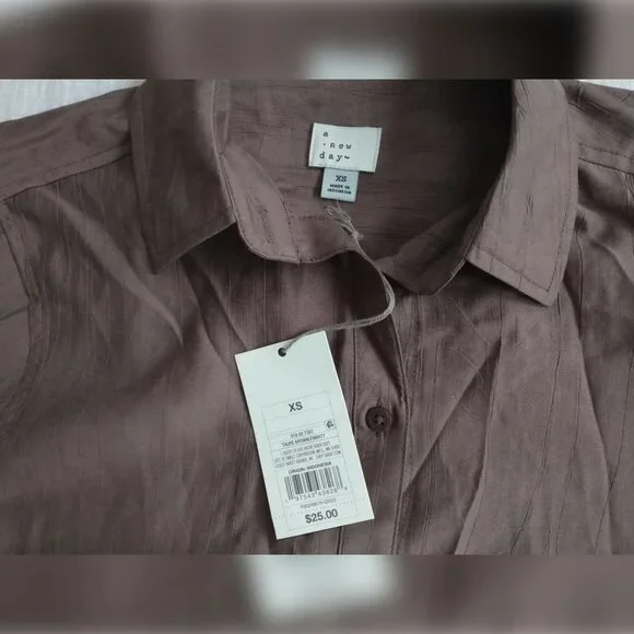 NWT A New Day tan button-down shirt. Size XS - Picture 6 of 9